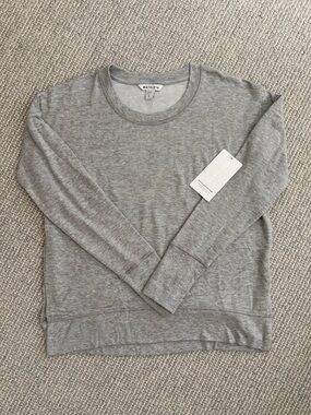 NEW!  Athleta Light Heather Crewneck Sweatshirt in Gray - Small